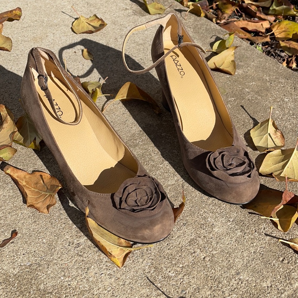 Pazzo Numb taupe suede chunky Mary Jane heel size 7.5